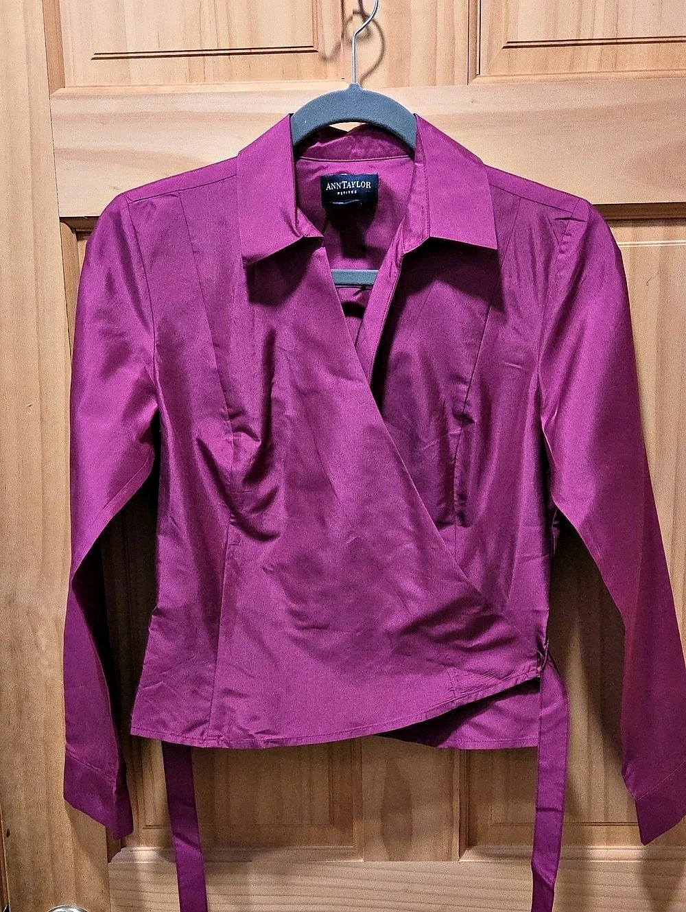 Ann Taylor Magenta Wrap Blouse Like New Size 4P